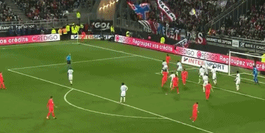 没有技巧全是感情，弗兰克告别演讲深情演唱《月亮代表我的心》