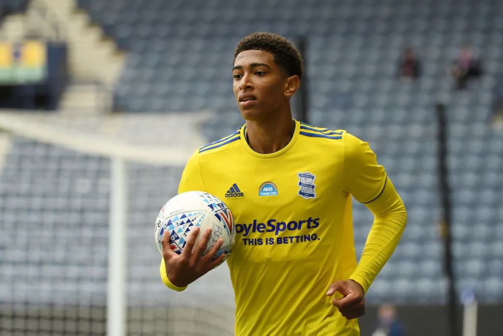 官方：加布里埃尔因伤退出巴西队，阿森纳铁卫右大腿肌肉拉伤（官方：阿森纳中卫加布里埃尔右大腿肌肉拉伤，退出本期巴西队名单）