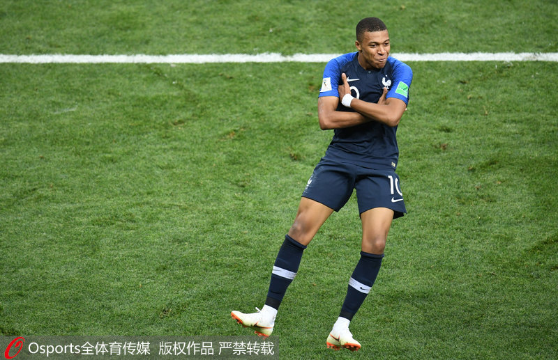 奥莱报：阿根廷足协被提起刑事诉讼，涉案金额高达75.9亿比索（《奥莱报》称阿根廷足协遭刑事起诉，涉案金额达75.9亿比索）