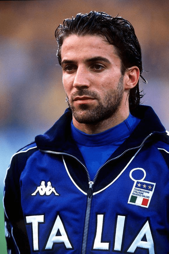 曼联对阵西汉姆联：阿莫林的换人争议与球队表现分析（曼联对西汉姆：阿莫林换人风波及球队表现解读）