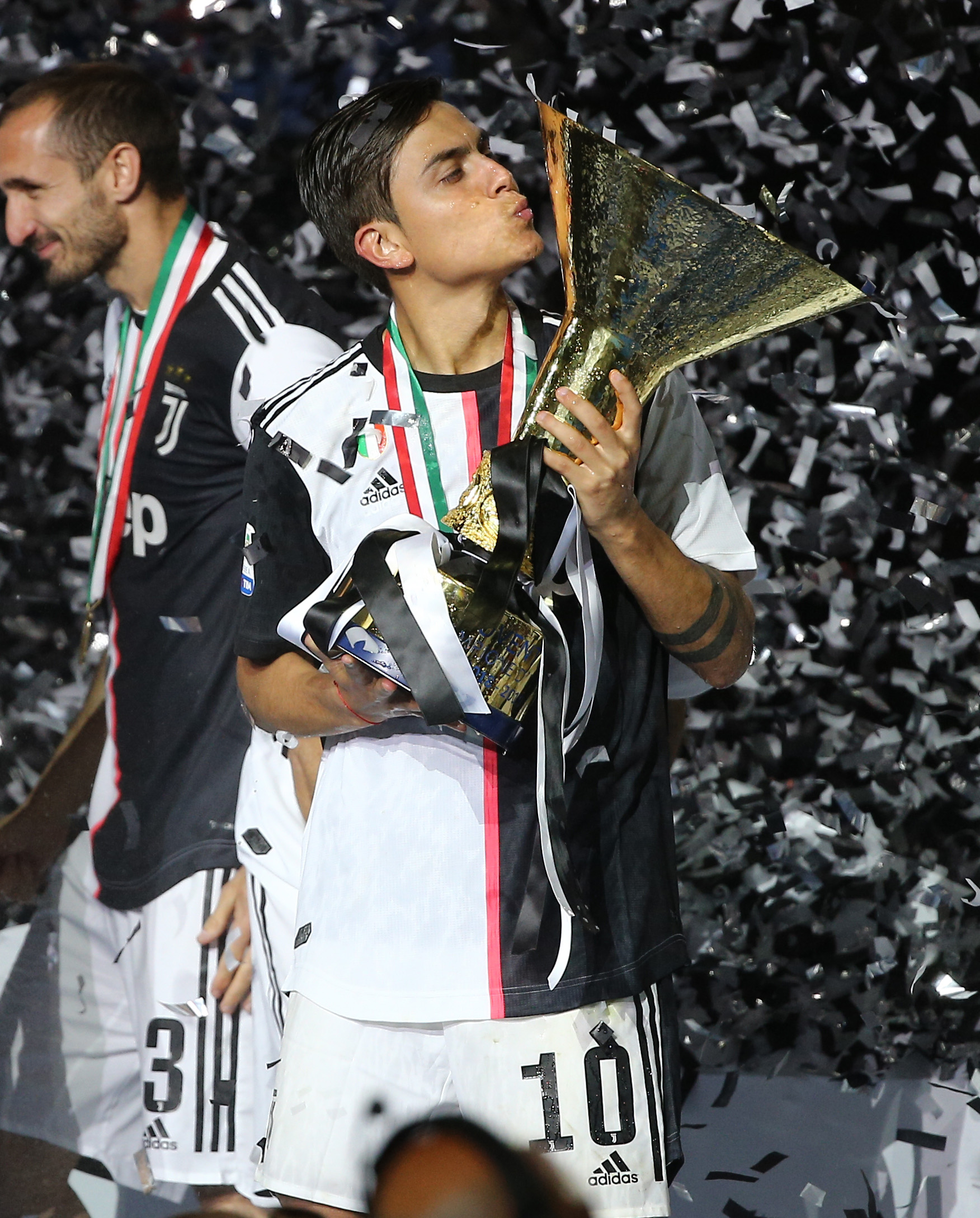 图拉姆：不认为现在踢利物浦我们就占优，每场比赛都是独立的（图拉姆：即便此刻面对利物浦也谈不上优势，每一场都是全新的较量）