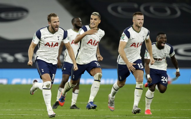 记者：齐尔克泽有可能会离队，曼联有信心从他身上收回转会费（名记：齐尔克泽或将离队，曼联有信心回收转会费）