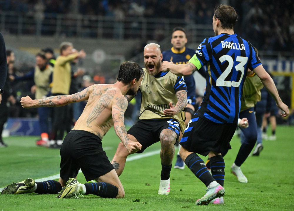 欧冠球员表现评析：C罗连续进球,（欧冠球员表现解读：C罗连场建功）